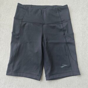 BROOKS | Women’s Shorts
